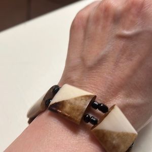 Br7. Stone and beaded bracelet.